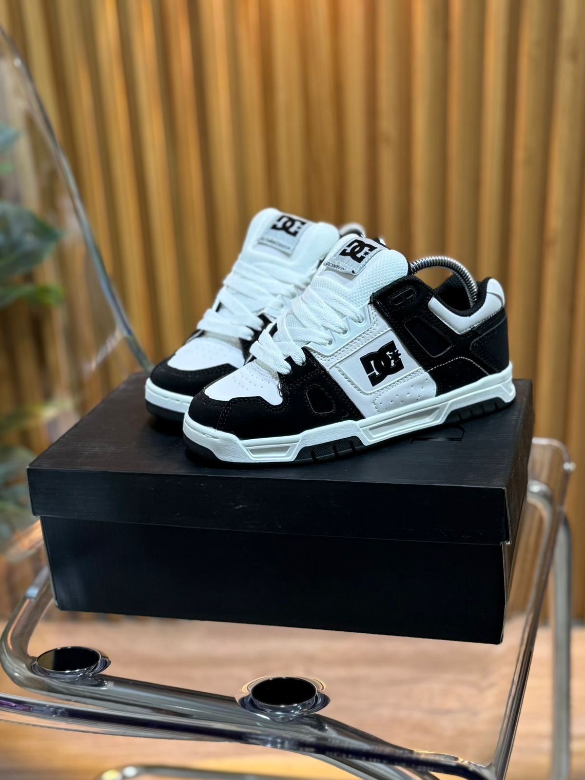 DC Shoes White & Black Skate Edition