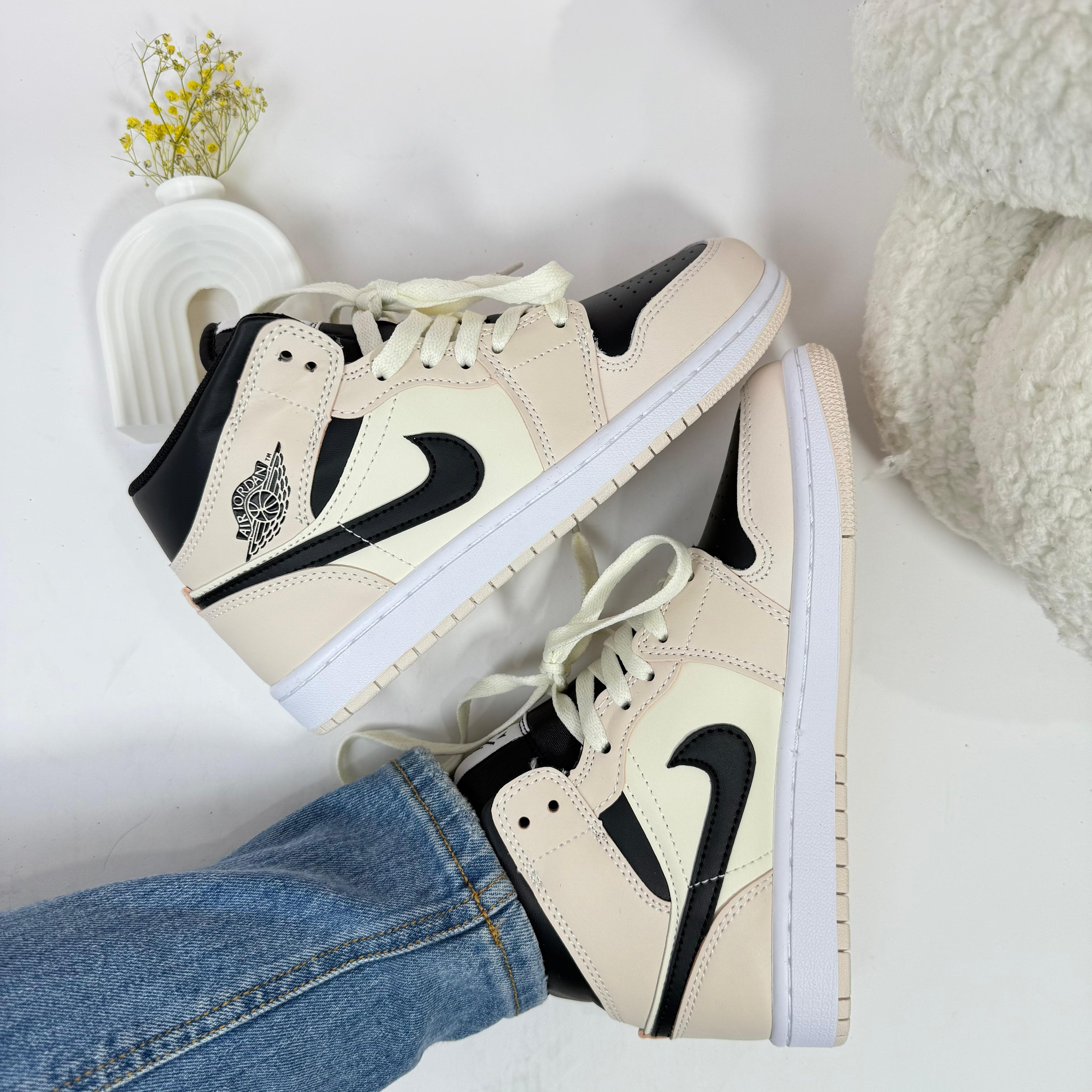 Jordan 1 Retro High Neutral Beige