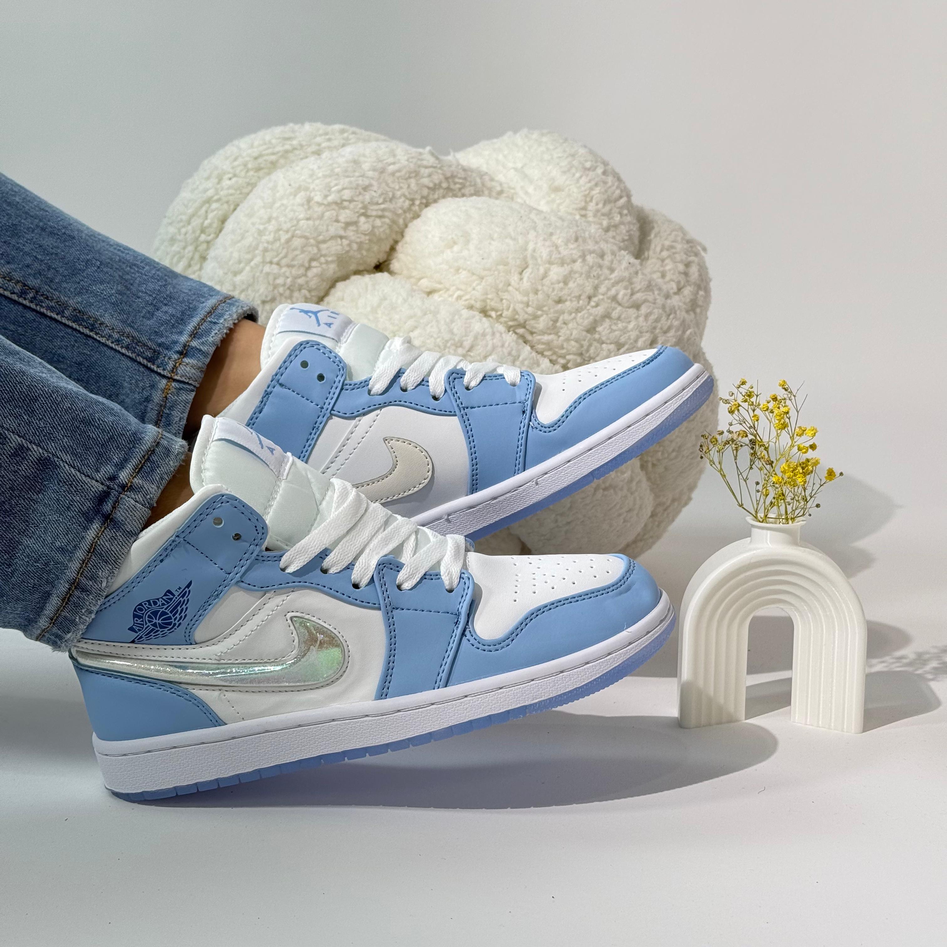 Nike Dunk Low Blue & White Retro